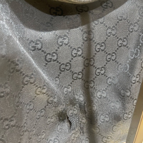 Gucci GG Canvas Abbey D-Ring in Black - Picture 7 of 11